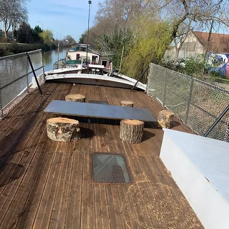 Botel Dans Peniche Un Air De *